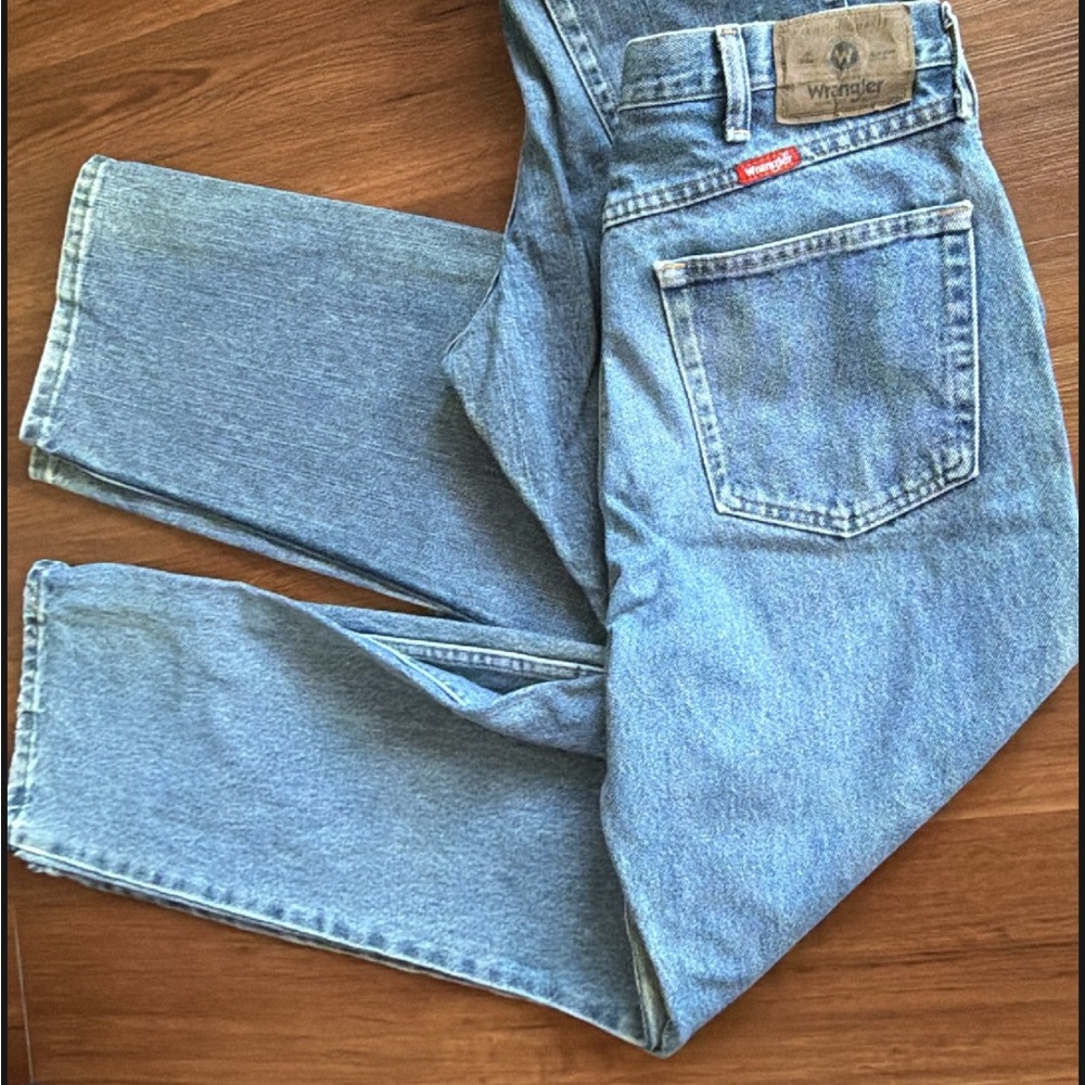 Wrangler Men's Light Blue Relaxed Jeans